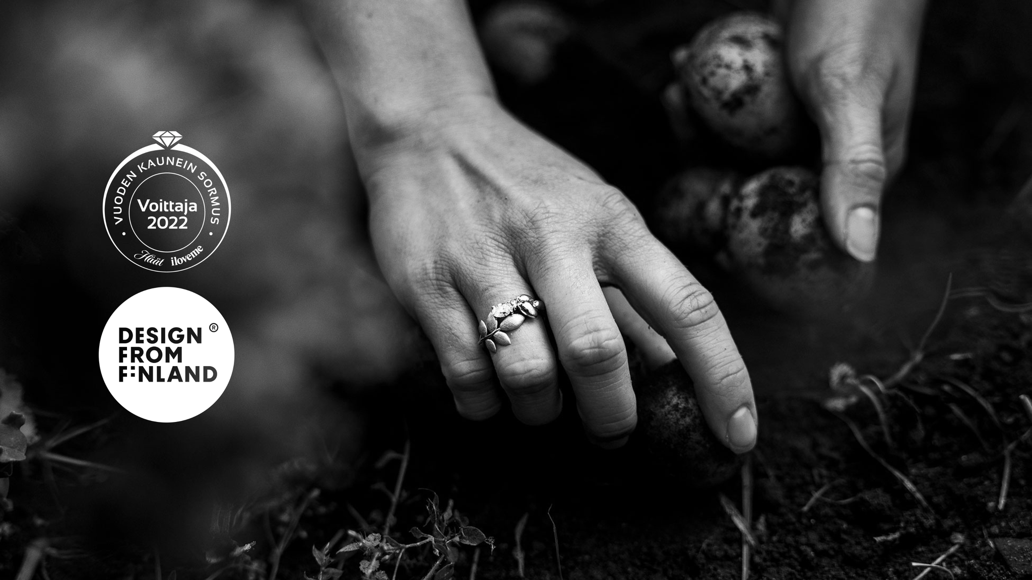 EVA - smyckeskollektionen bärande på en histora - Guldviva Jewellery