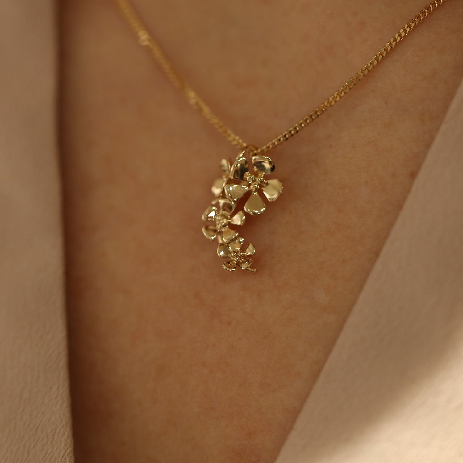 ÄPPELBLOM 18K S halsband - Guldviva Jewellery