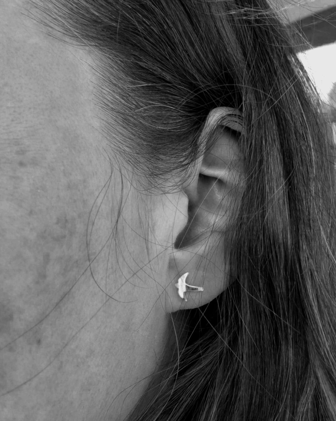 SVALA örhängen på stift - Guldviva Jewellery