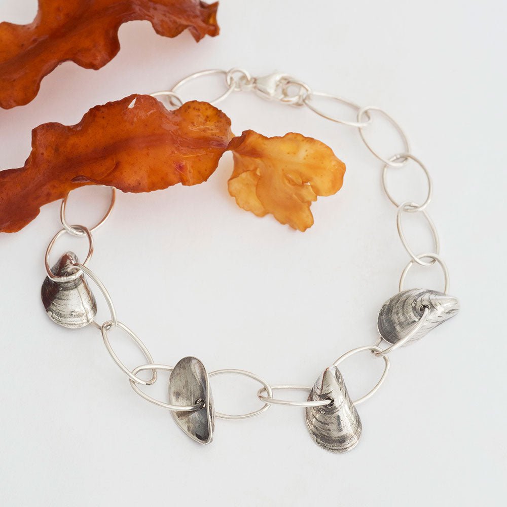 BLÅMUSSLA NÄT armband - Guldviva Jewellery