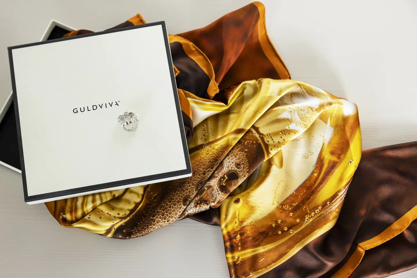 CELEBRATE scarf - Guldviva Jewellery