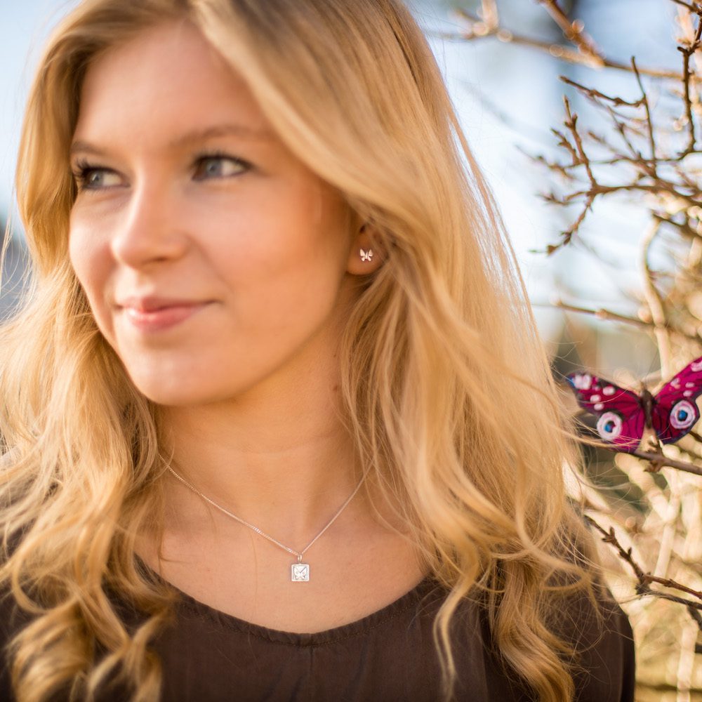 LYCKOFJÄRIL örhängen på stift - Guldviva Jewellery