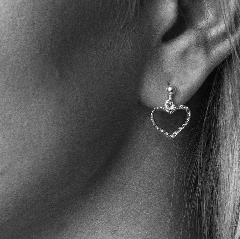 RÅGHJÄRTA örhängen på stift - Guldviva Jewellery