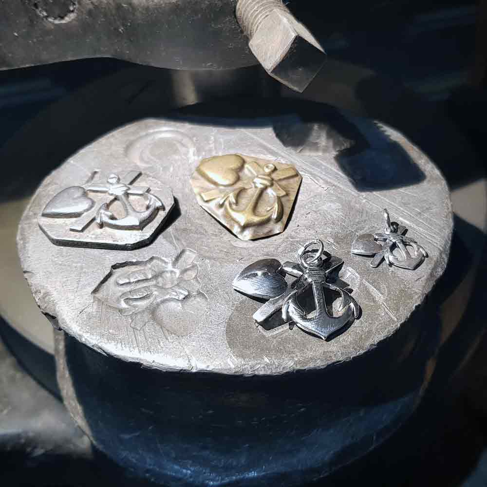 TRO HOPP & KÄRLEK 18K halsband - Guldviva Jewellery